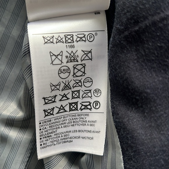 Banana Republic Navy blue blazer - Picture 6 of 11